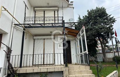Armutlu Kardelen Sitesinde Sahilli 2+1 Satılık Villa