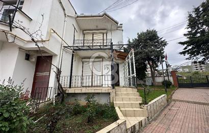 Armutlu Kardelen Sitesinde Sahilli 2+1 Satılık Villa