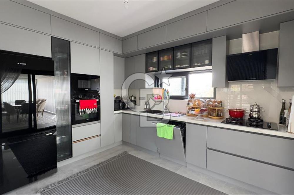 C.B. ROUTE | Dikilinin Gözde Lokasyonunda Modern Villa