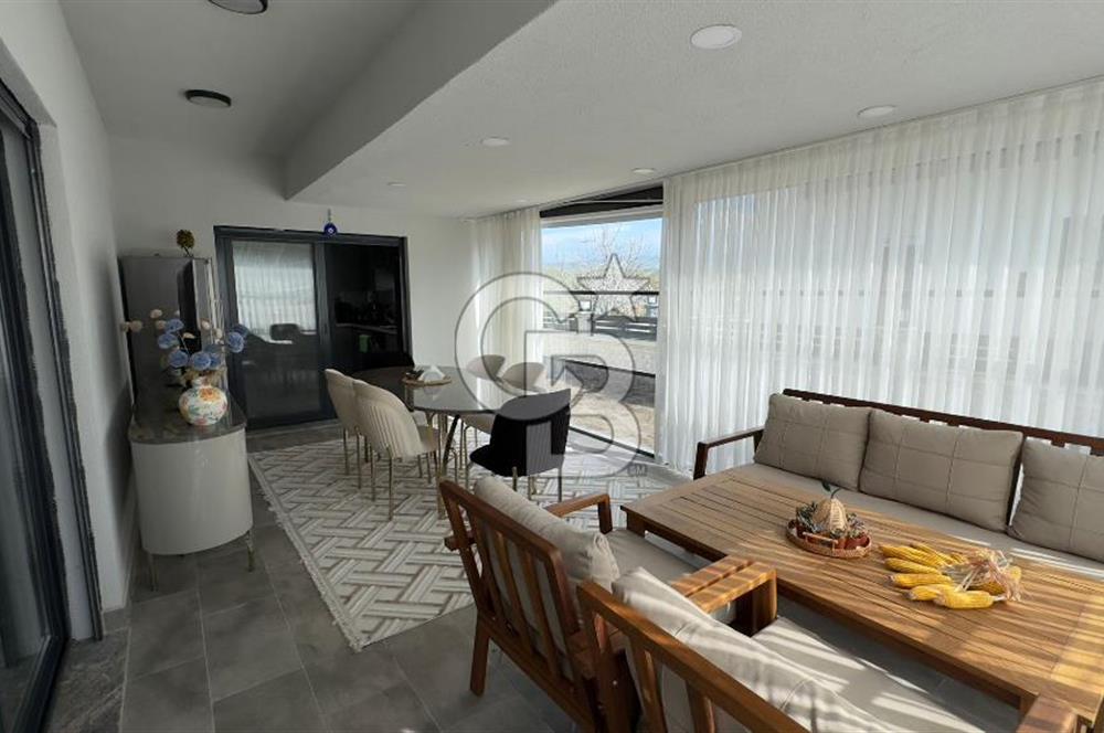 C.B. ROUTE | Dikilinin Gözde Lokasyonunda Modern Villa