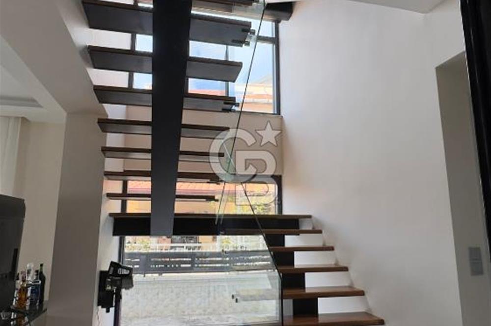 C.B. ROUTE | Dikilinin Gözde Lokasyonunda Modern Villa