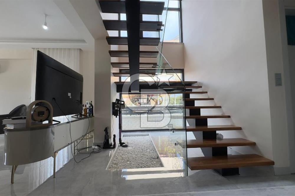 C.B. ROUTE | Dikilinin Gözde Lokasyonunda Modern Villa