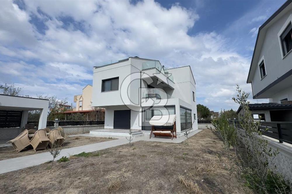 C.B. ROUTE | Dikilinin Gözde Lokasyonunda Modern Villa