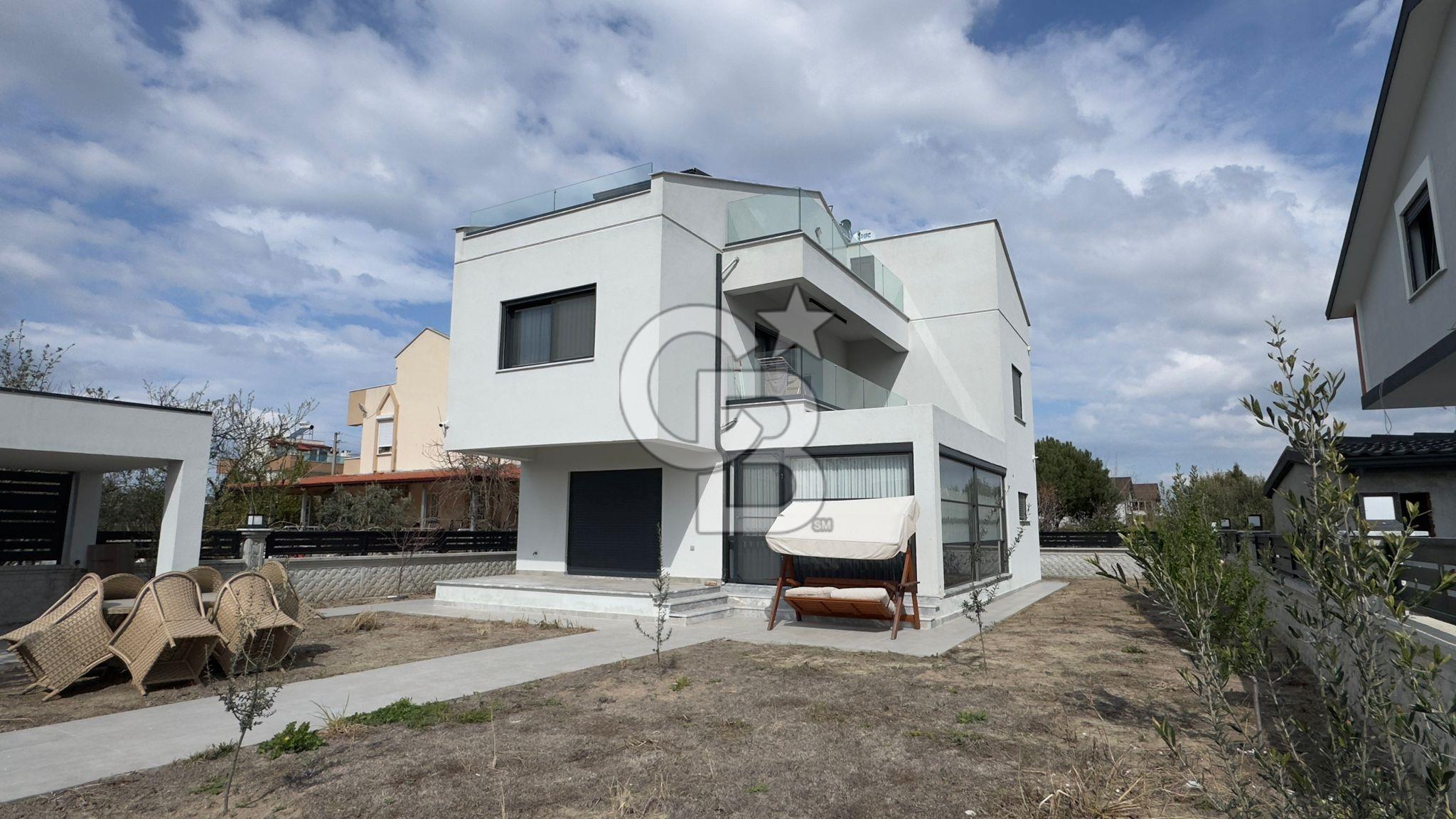 C.B. ROUTE | Dikilinin Gözde Lokasyonunda Modern Villa