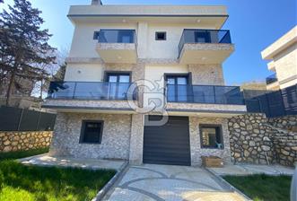 CB TREND'DEN İMRENLİ'DE 180m² HAVUZLU 5+1 TRİBLEX SATILIK VİLLA - 1 - 349221