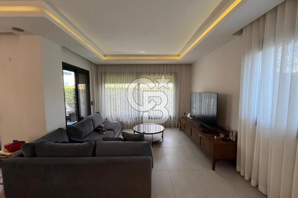 Güzelbahçe Kahramandere'de Fırsat Havuzlu 4+2 Lüks Villa