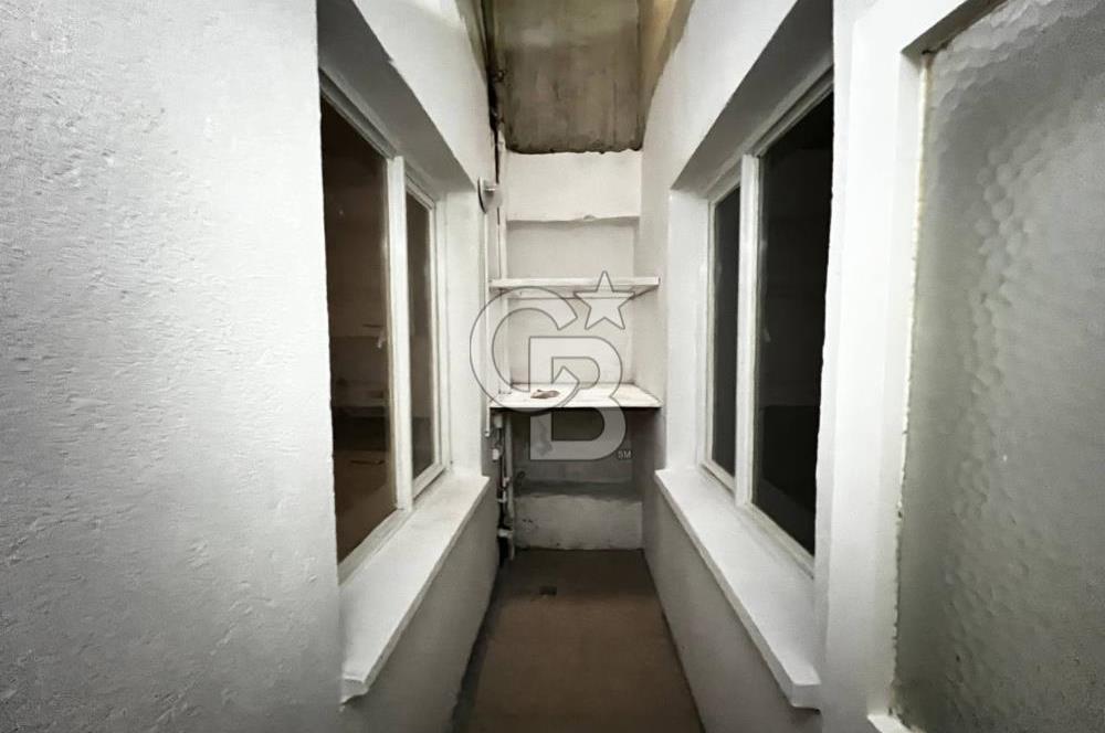 BORNOVA DA FIRSAT KONUMDA BAHÇELİ ZEMİN KAT 3+1 SATILIK DAİRE 