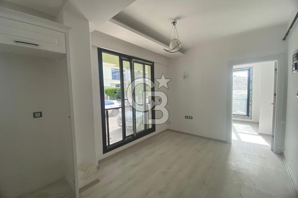 BAYRAKLI POSTACILAR'DA BOŞ 1+1 SATILIK DAİRE 