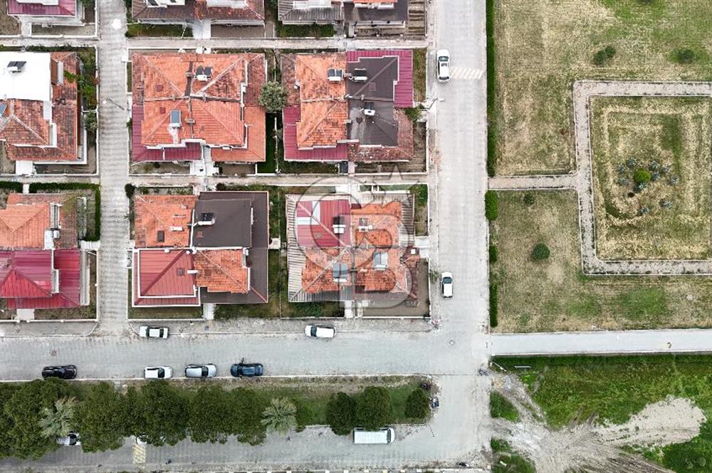 Kuşadası Kadıkalesi Satılık 2+1 Bahçe Dubleksi