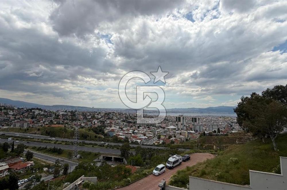 İZMİR'İNN SİTESİNDE DENİZ MANZARALI SATILIK GENİŞ BOŞ 3+1 DAİRE