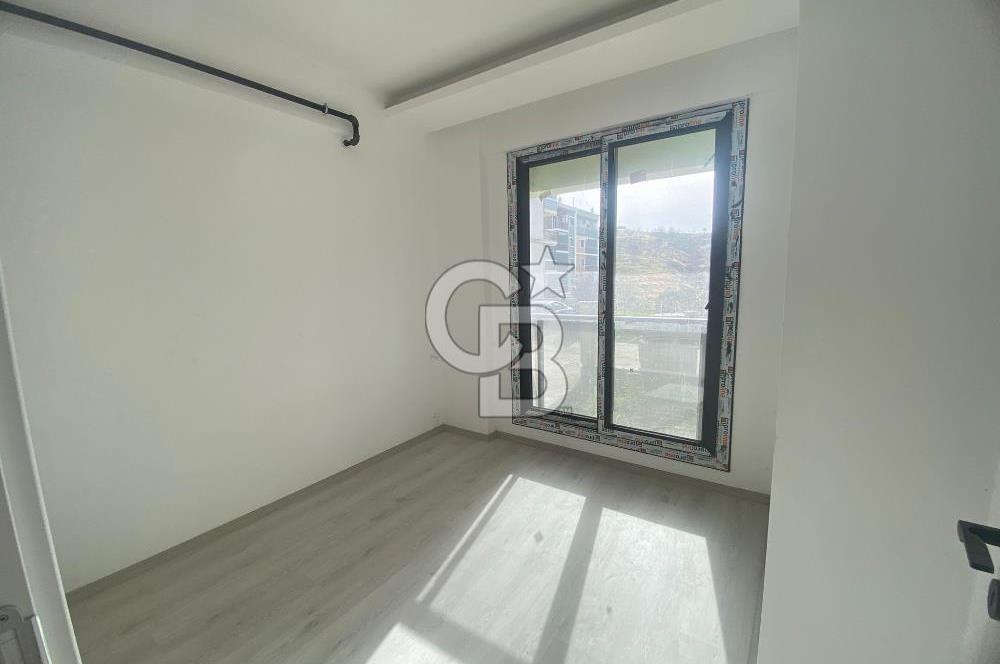 BAYRAKLI POSTACILAR'DA BOŞ 1+1 SATILIK DAİRE 
