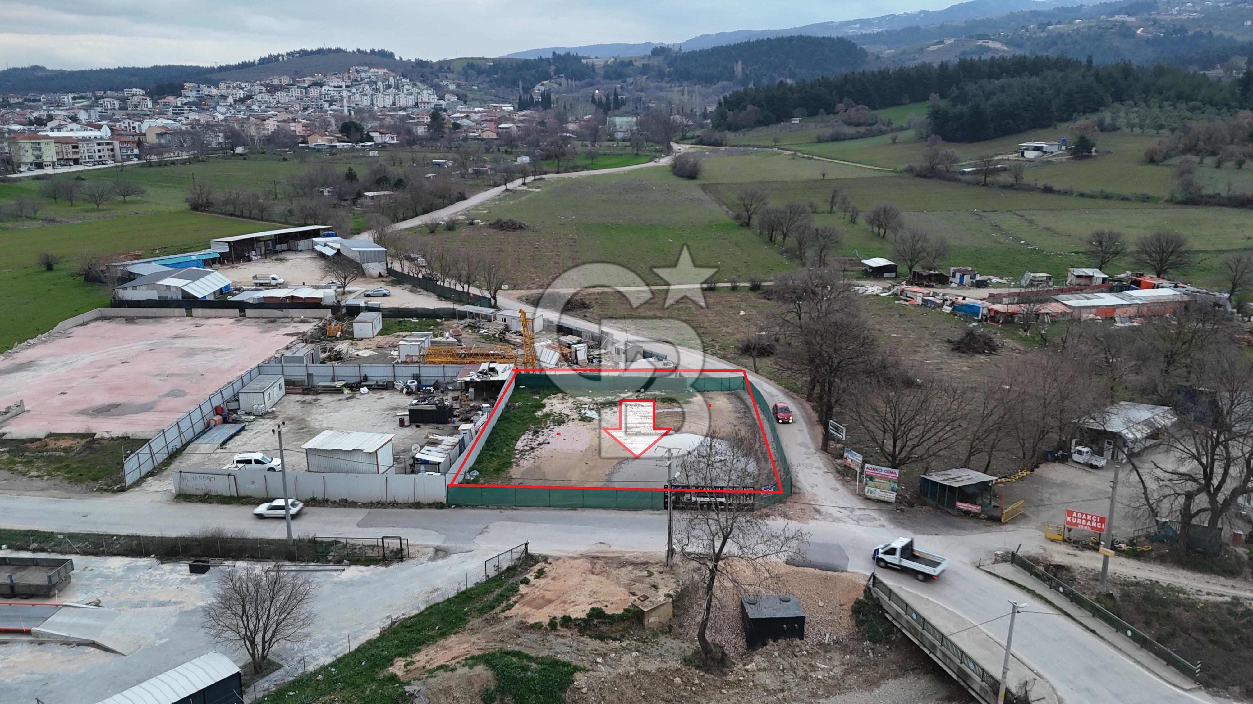 ÇALI SANAYİ DİBİNDE ASFALTA CEPHE KİRALIK ARAZİ