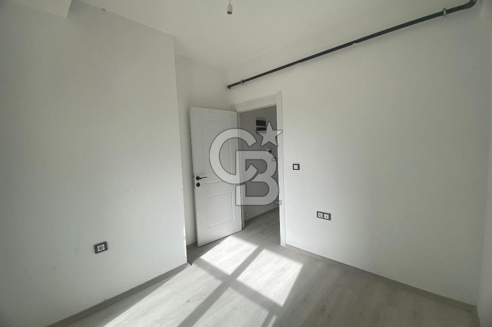 BAYRAKLI POSTACILAR'DA BOŞ 1+1 SATILIK DAİRE 