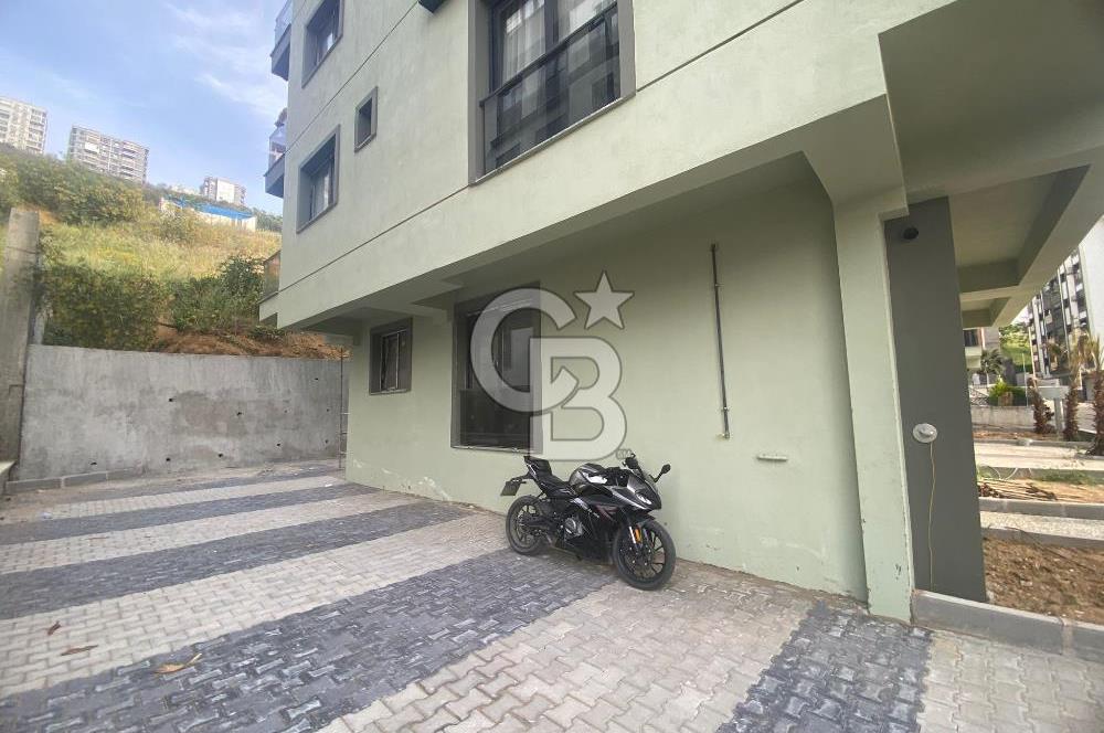BAYRAKLI POSTACILAR'DA BOŞ 1+1 SATILIK DAİRE 