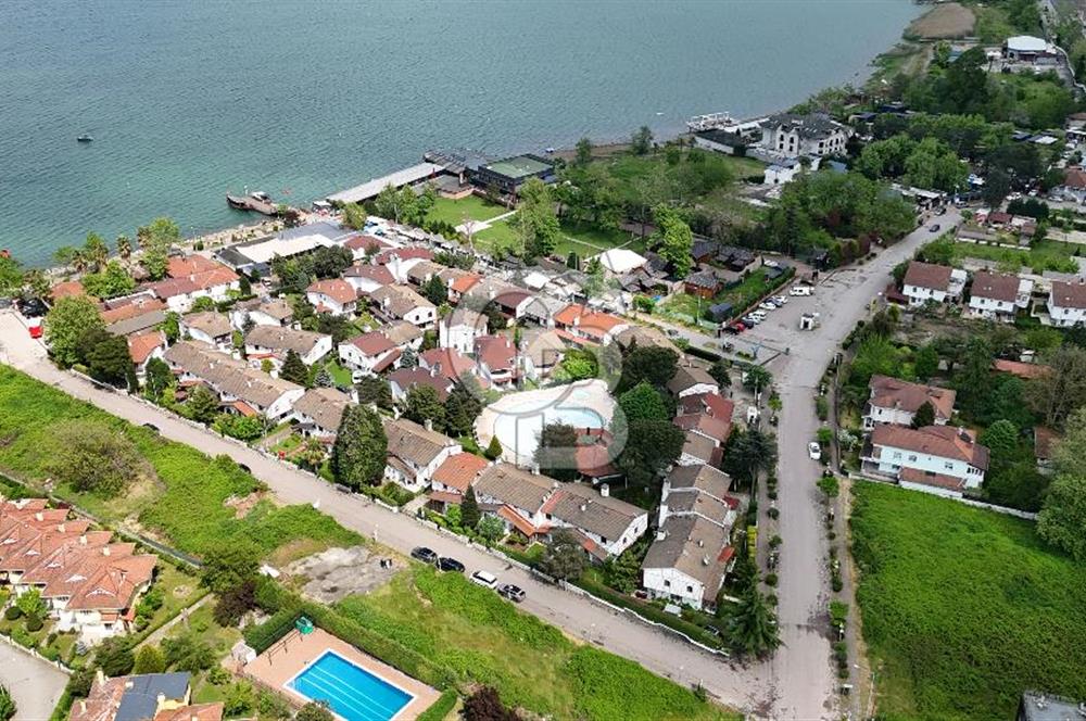 Mavi ve Yeşil Bir Arada: Sahil Yanı, Sosyal Tesisli 3.5+1 Villa