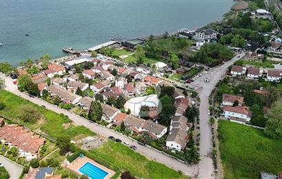 Mavi ve Yeşil Bir Arada: Sahil Yanı, Sosyal Tesisli 3.5+1 Villa