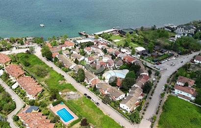 Mavi ve Yeşil Bir Arada: Sahil Yanı, Sosyal Tesisli 3.5+1 Villa