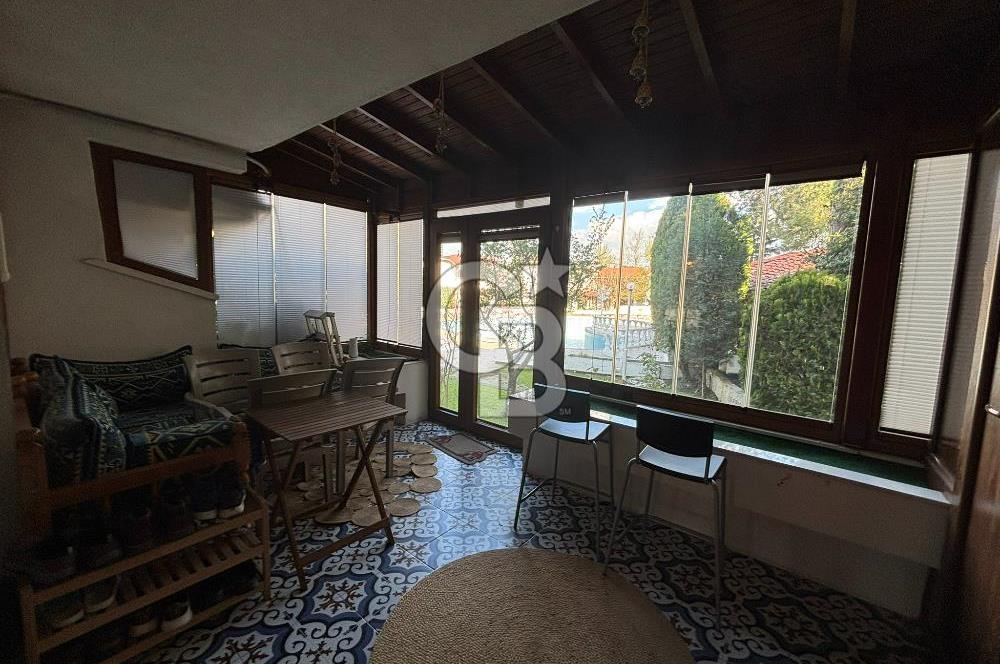 Mavi ve Yeşil Bir Arada: Sahil Yanı, Sosyal Tesisli 3.5+1 Villa