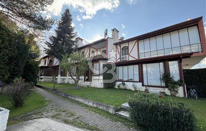 Mavi ve Yeşil Bir Arada: Sahil Yanı, Sosyal Tesisli 3.5+1 Villa