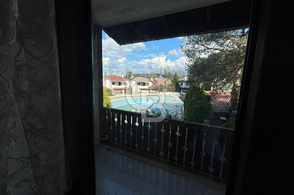 Mavi ve Yeşil Bir Arada: Sahil Yanı, Sosyal Tesisli 3.5+1 Villa