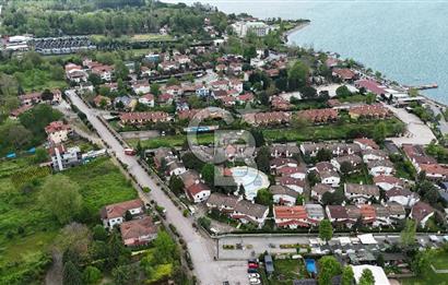 Mavi ve Yeşil Bir Arada: Sahil Yanı, Sosyal Tesisli 3.5+1 Villa