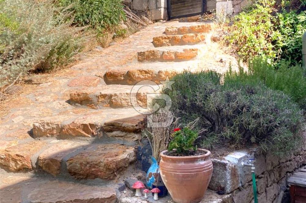 KAZDAĞLARI ASSOS'TA MASAL GİBİ EŞYALI TAŞ EV