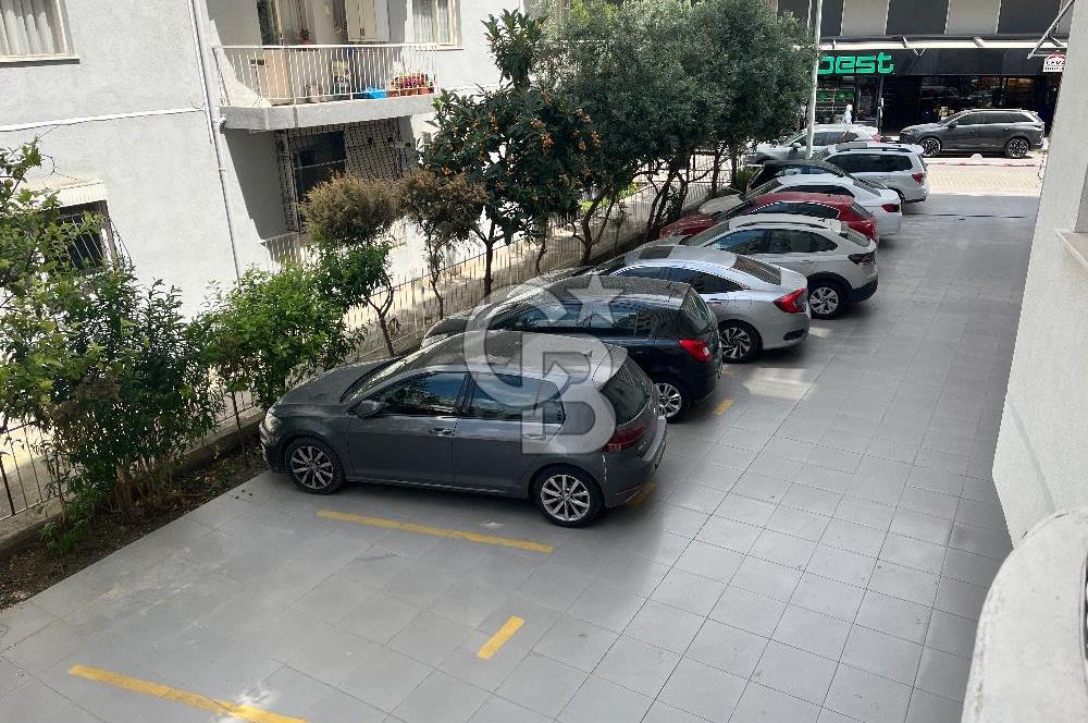 Bostanlı Şehitler Bulvarında Mükemmel Konumda Satılık 3+1 Daire