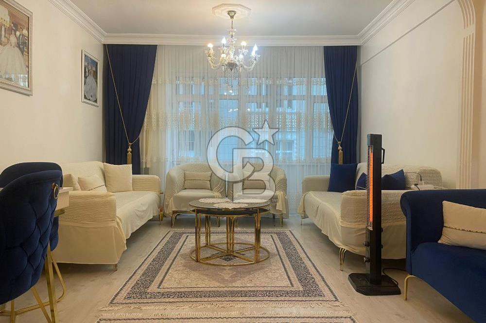 Ömer Hayyam Caddesinde Temiz Masrafsız 2+1