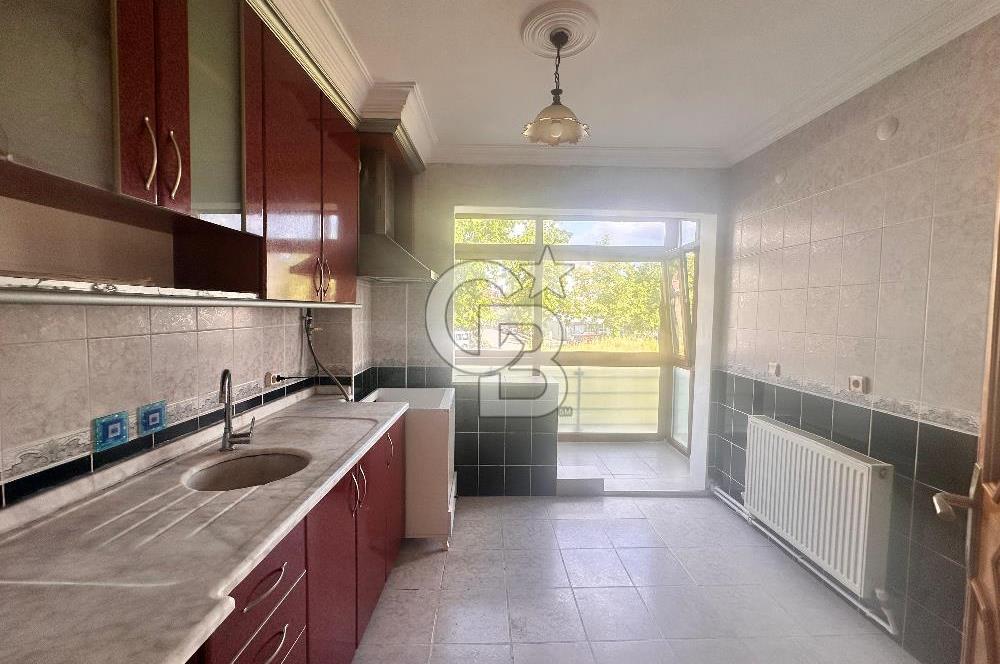 Bornova’da Temiz, Boyalı, Geniş ve Kullanışlı 3+1 Kiralık Daire