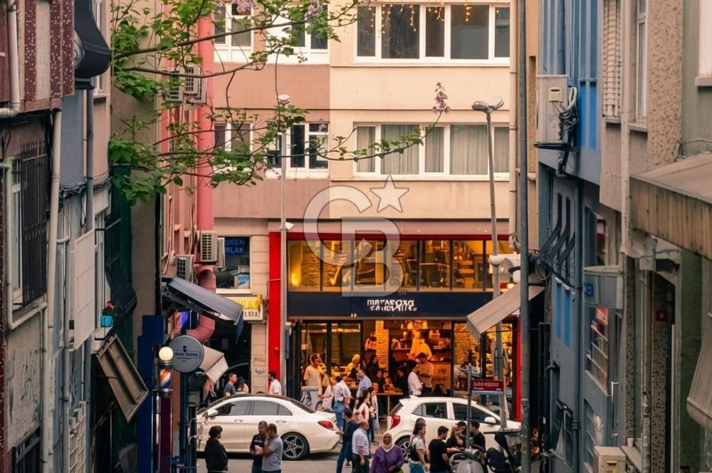 FIRSAT AKARETLER’DE CADDEYE 5 ADIM MESAFEDE DEVREN SATILIK DÜKKAN