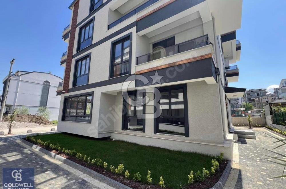Başiskele Yeşilyurt'ta 17 Ağustos Bulvarı Üstü 2+1 Giriş Kat