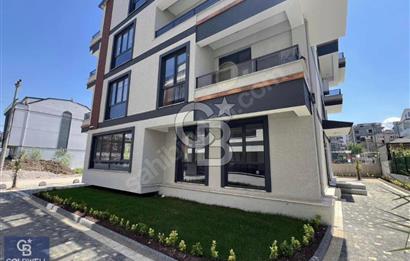 Başiskele Yeşilyurt'ta 17 Ağustos Bulvarı Üstü 2+1 Giriş Kat