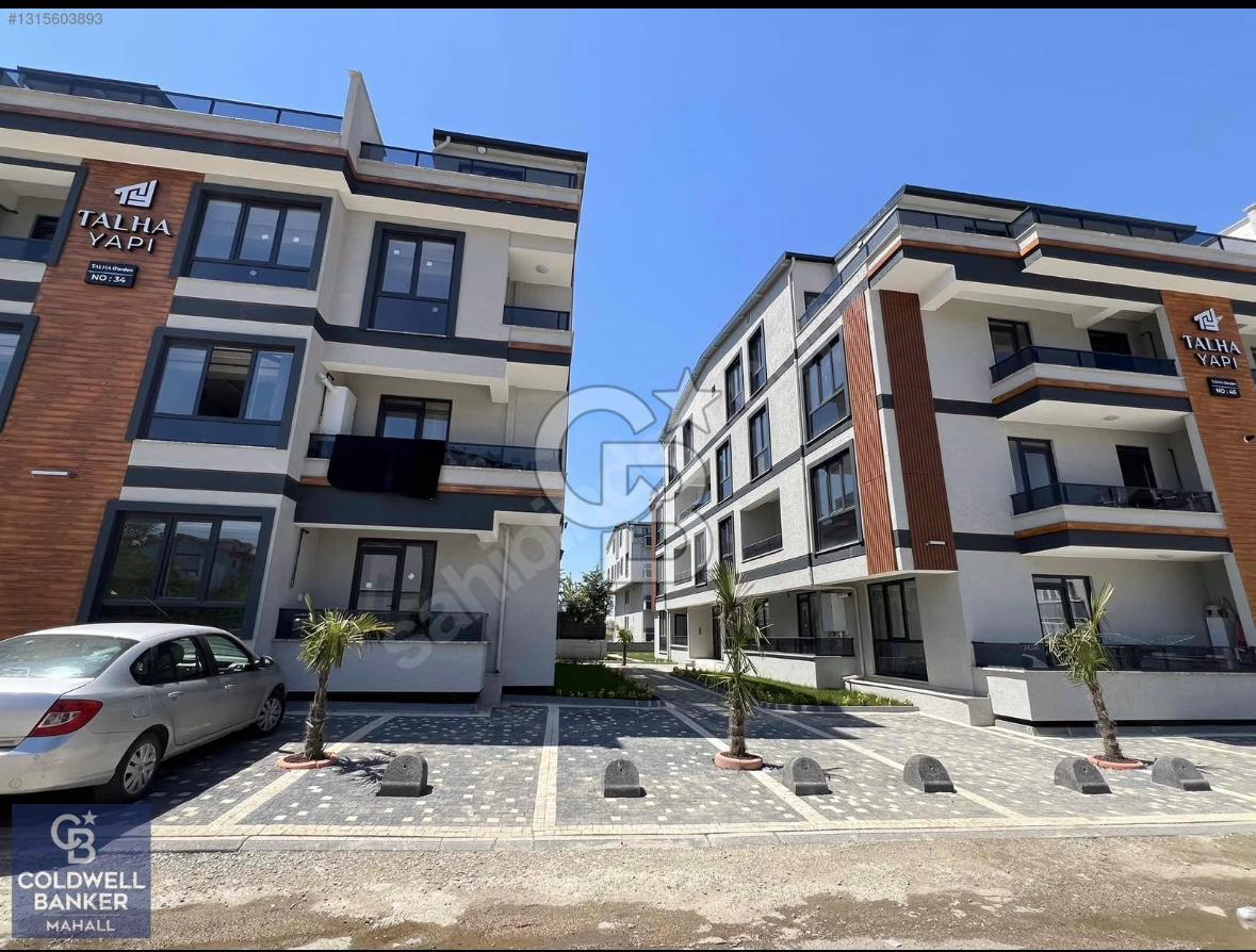 Başiskele Yeşilyurt'ta 17 Ağustos Bulvarı Üstü 2+1 Giriş Kat