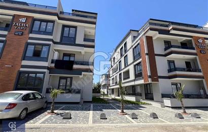 Başiskele Yeşilyurt'ta 17 Ağustos Bulvarı Üstü 2+1 Giriş Kat