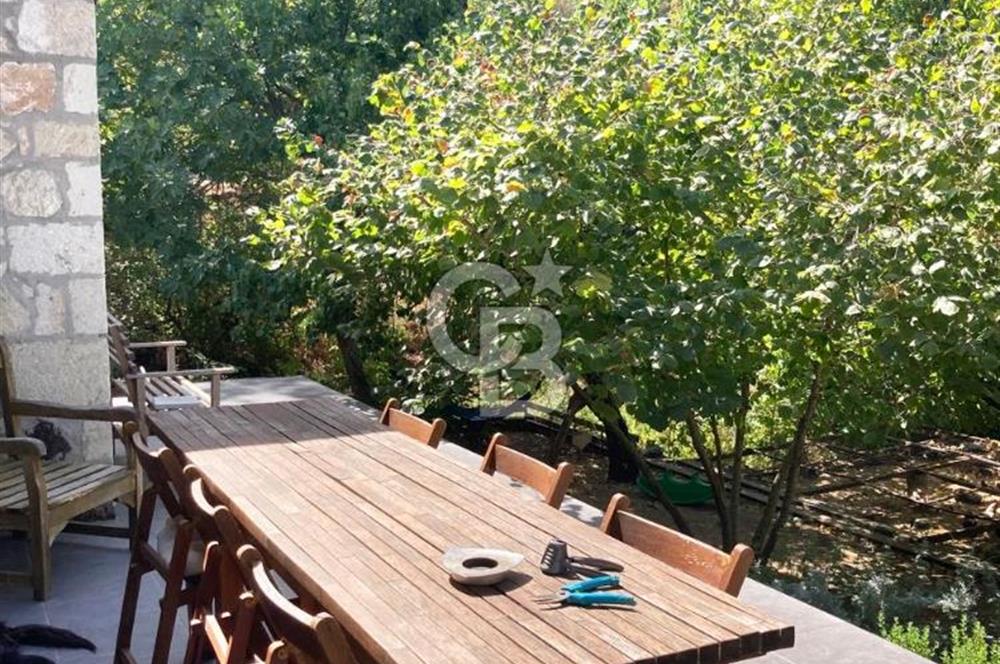 KAZDAĞLARI ASSOS'TA MASAL GİBİ EŞYALI TAŞ EV