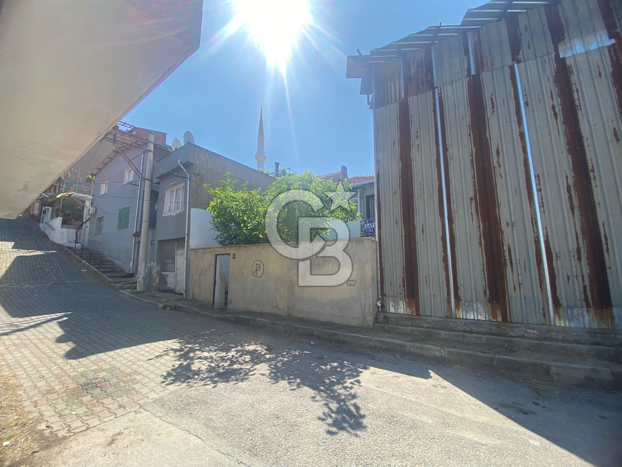 KONAK GÜNEY MAH. KOMPLE SATILIK 149 M2 OTURUMLU 2 KATLI BİNA 