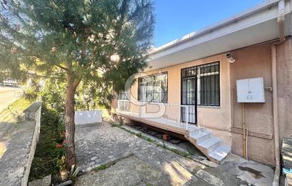 Bornova İnönü Mahallesi’nde Otoparklı, Bahçeli ve Güneş Alan Müstakil Ev