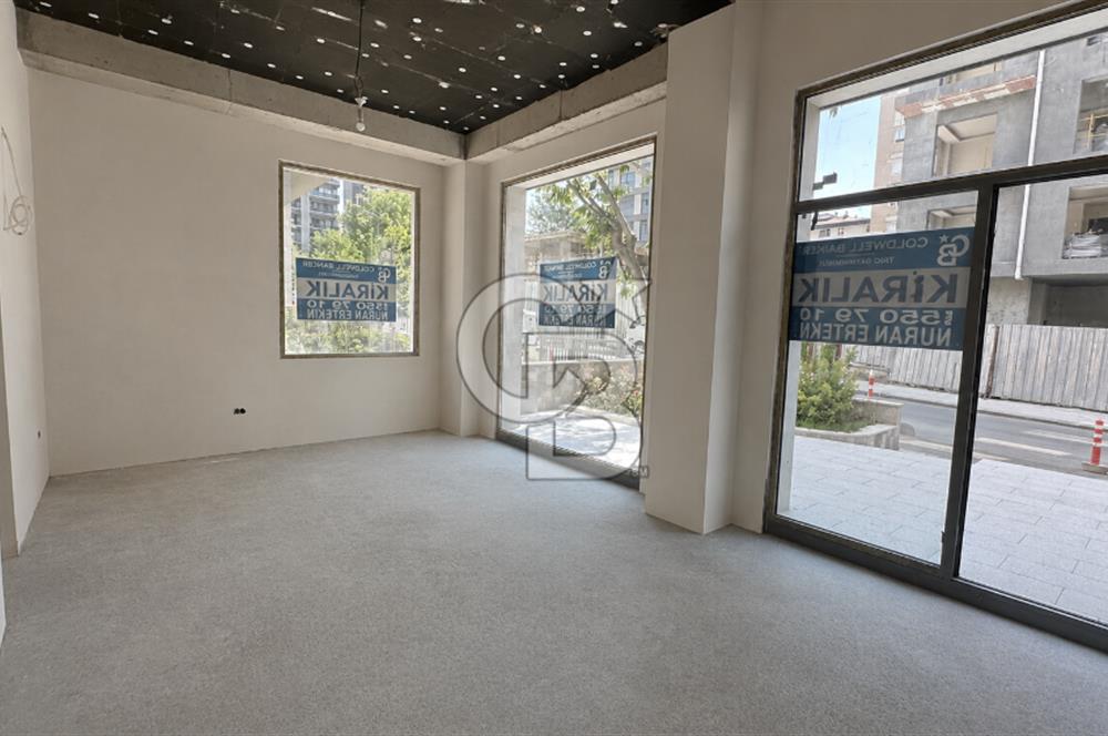 FENERYOLU BAĞDAT CD.'NE 1.KÖŞE KONUMLU 46M2 ÖN KULLANIMLI DÜKKAN