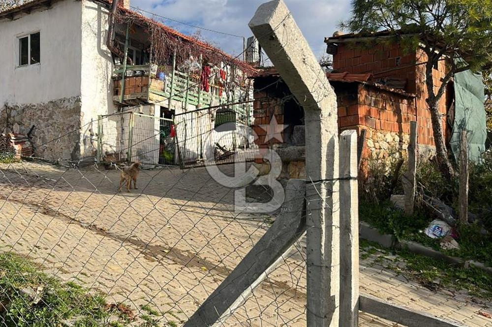 İzmir Bergama Köy Merkezinde Satılık Müstakil Ev Ve Arası