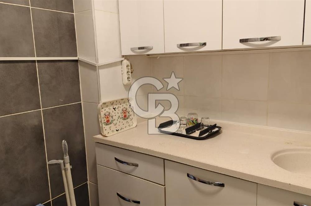 Karşıyaka, Tuna Mah., Çarşı içinde 30 m2 Satılık Dükkan & Mağaza