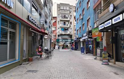 Karşıyaka, Tuna Mah., Çarşı içinde 30 m2 Satılık Dükkan & Mağaza