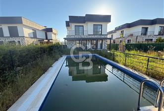 Urla Kuşçular da Havuzlu ,Geniş Bahçeli Satılık Villa - 4 - 349336