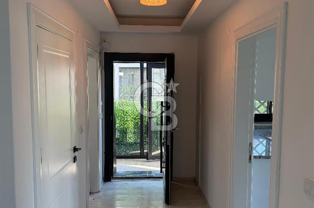 Urla Kuşçular da Havuzlu ,Geniş Bahçeli Satılık Villa
