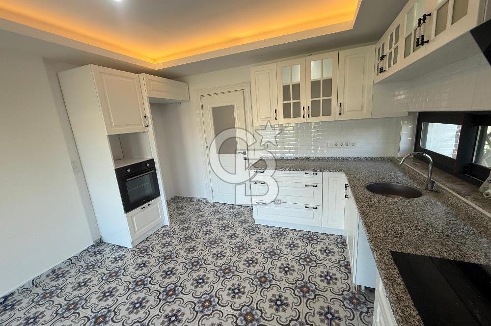 Urla Kuşçular da Havuzlu ,Geniş Bahçeli Satılık Villa