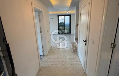 Urla Kuşçular da Havuzlu ,Geniş Bahçeli Satılık Villa