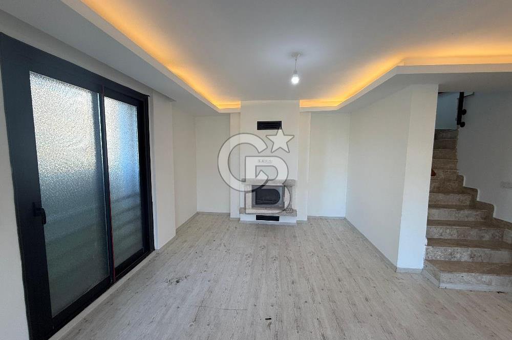 Urla Kuşçular da Havuzlu ,Geniş Bahçeli Satılık Villa