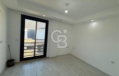 Urla Kuşçular da Havuzlu ,Geniş Bahçeli Satılık Villa