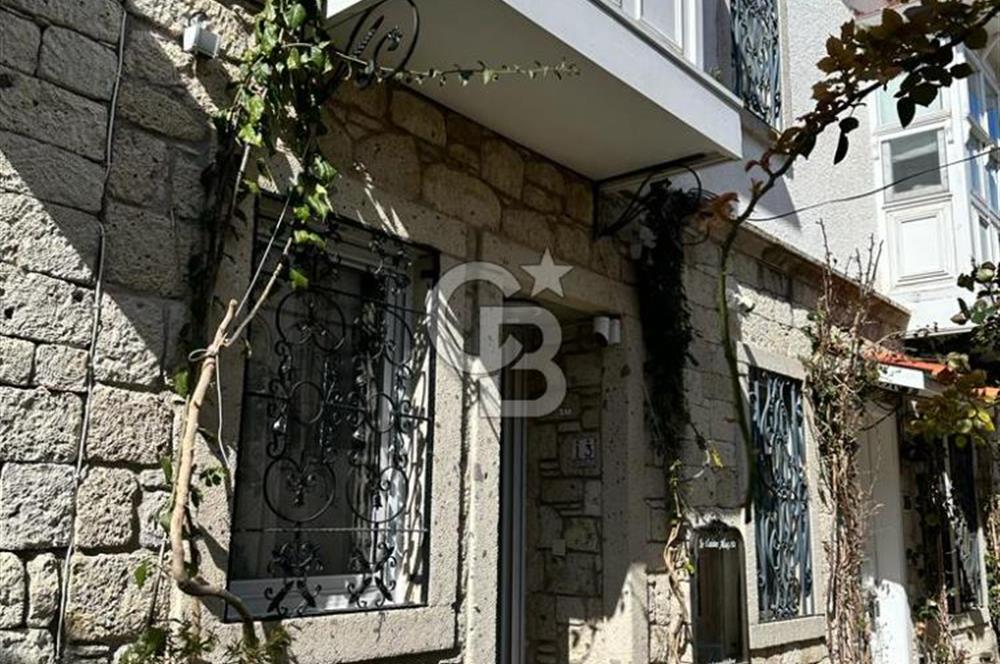 Alaçatının Kalbi Hacımemiş'te Cumbalı Müstakil Dubleks