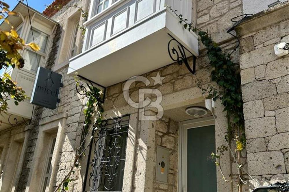 Alaçatının Kalbi Hacımemiş'te Cumbalı Müstakil Dubleks