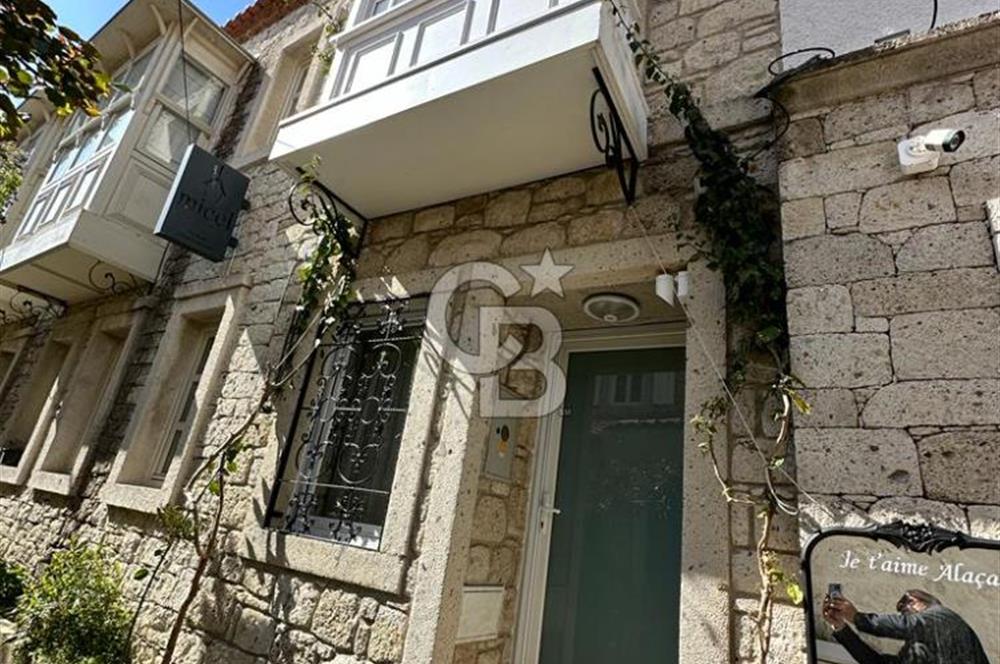 Alaçatının Kalbi Hacımemiş'te Cumbalı Müstakil Dubleks
